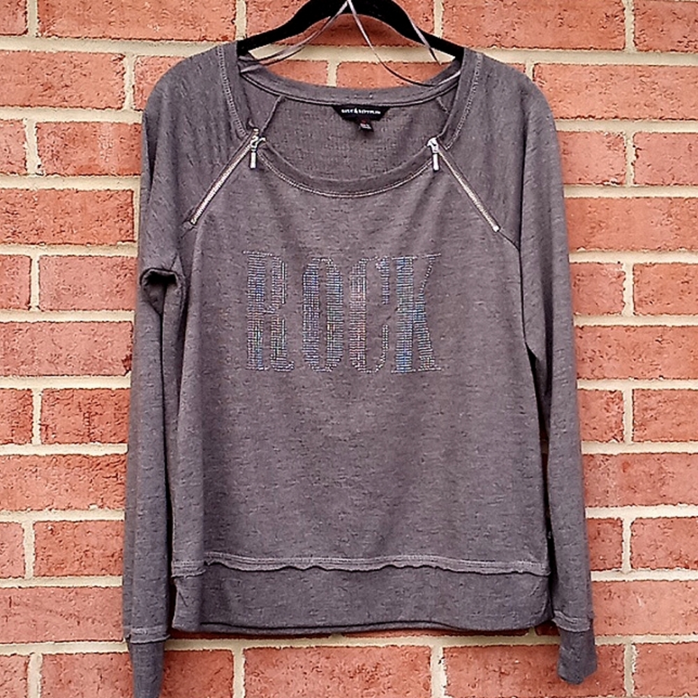 Rock & Republic Long Sleeve Top